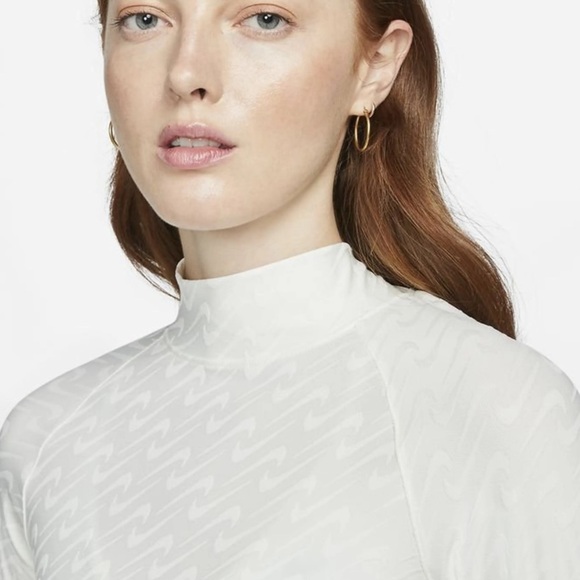 Nike Tops - Nike Icon Clash Longsleeve